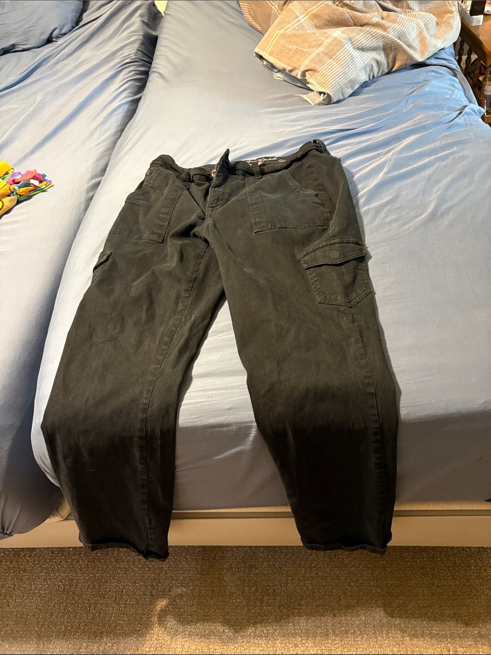 Women’s Black Cargo Pants Gloria Vanderbilt All around slimming effect size 14